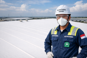 Hasil akhir lapisan spray foam PU rapi dan merata pada atap gudang